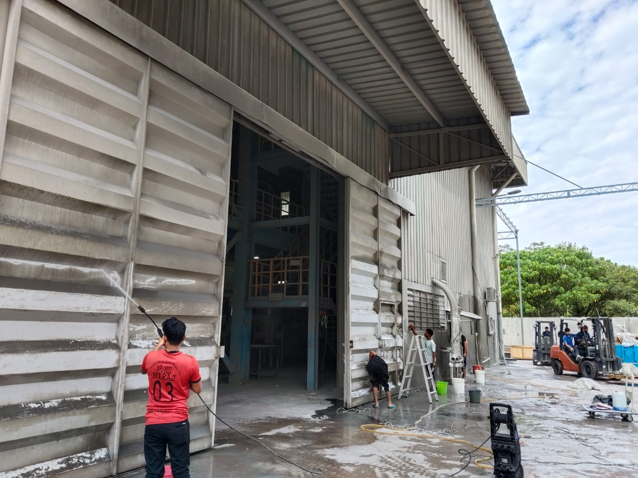 facade cleaning in kl