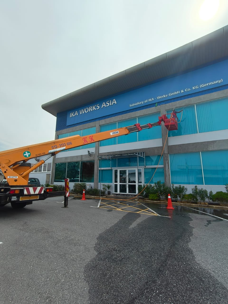 Factory Glass cleaning rawang